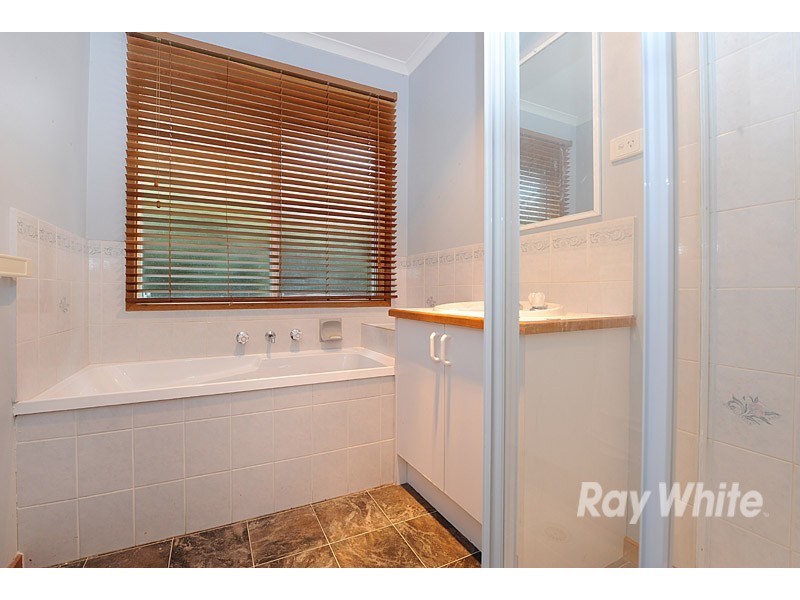 8  Kew Court, Narre Warren VIC 3805