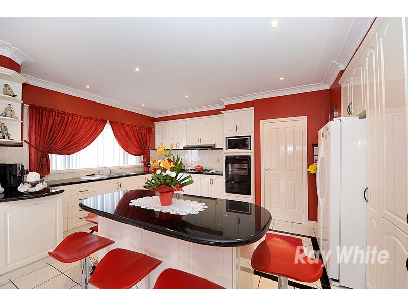 22 Sienna Crescent, Endeavour Hills VIC 3802