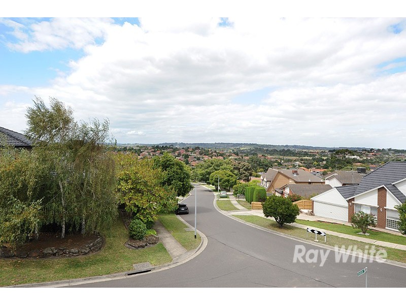 22 Sienna Crescent, Endeavour Hills VIC 3802