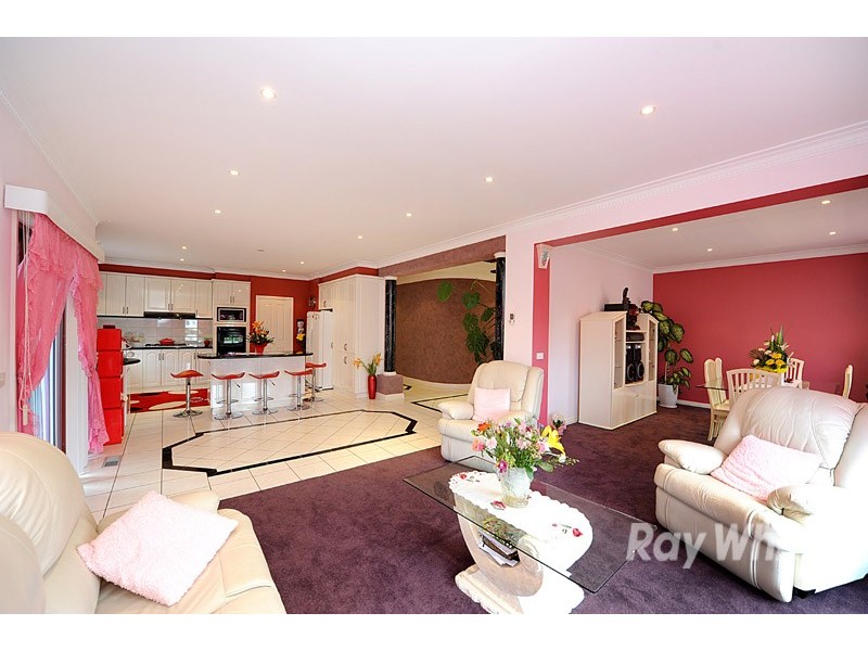 22 Sienna Crescent, Endeavour Hills VIC 3802