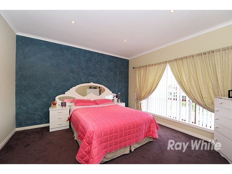 22 Sienna Crescent, Endeavour Hills VIC 3802