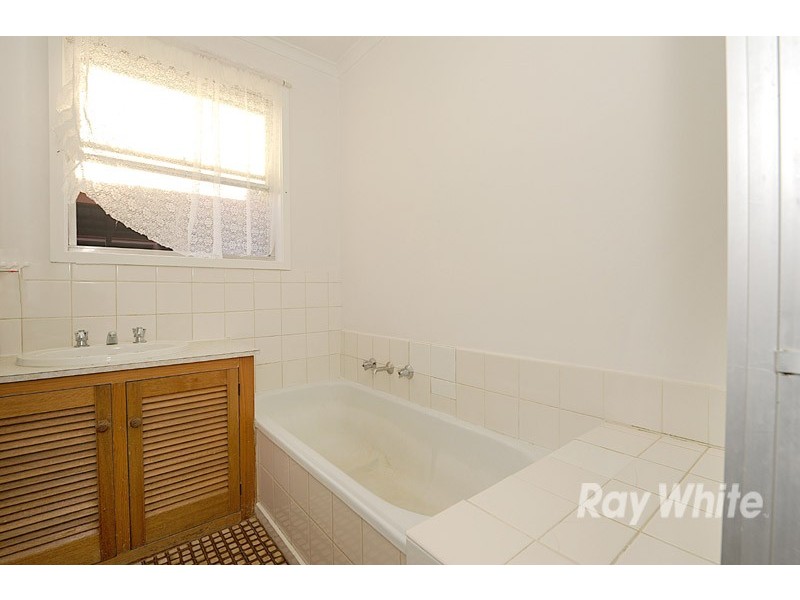 54 Sweeney Drive, Narre Warren VIC 3805