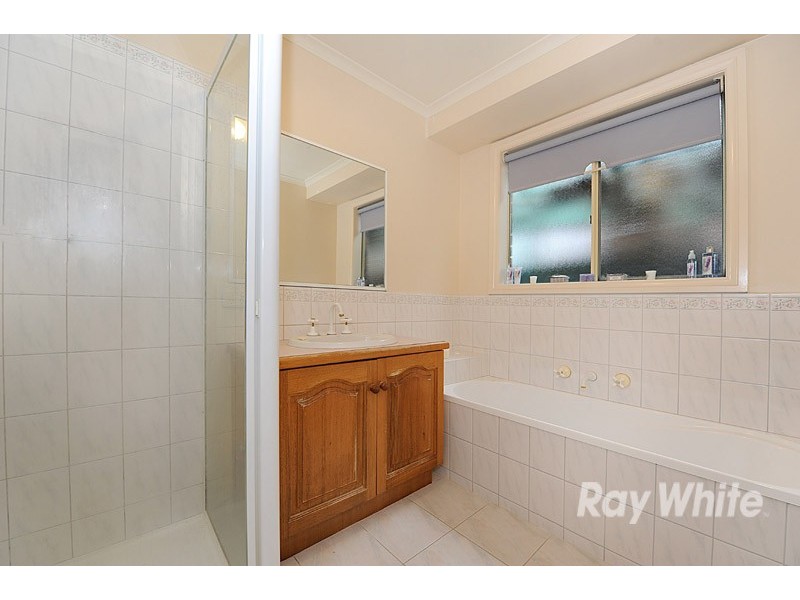 3 Kingsmere Drive, Berwick VIC 3806