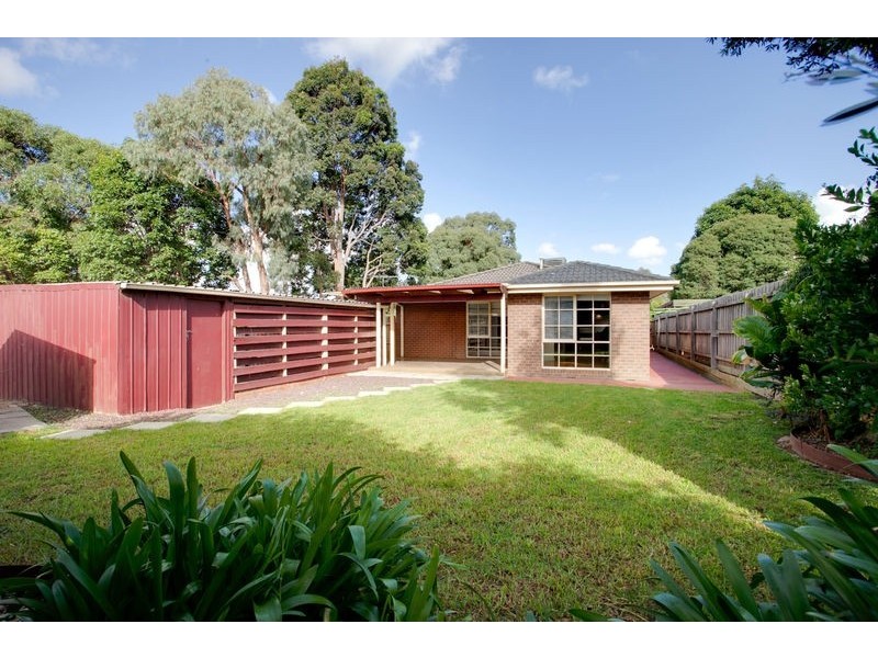 8 Cheviot Avenue, Berwick VIC 3806