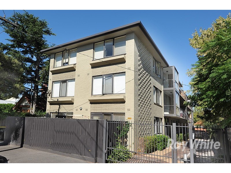 Unit 4/4 Hartpury Avenue, Elwood VIC 3184