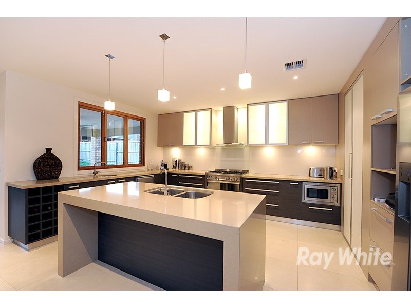 6 Misty Close, Berwick VIC 3806