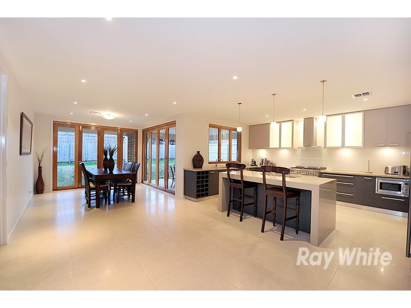 6 Misty Close, Berwick VIC 3806