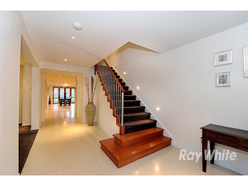 6 Misty Close, Berwick VIC 3806