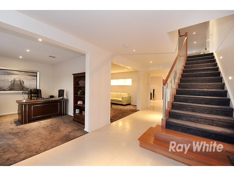 6 Misty Close, Berwick VIC 3806