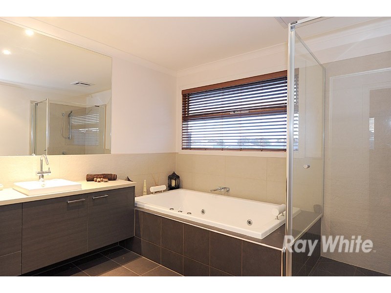 6 Misty Close, Berwick VIC 3806