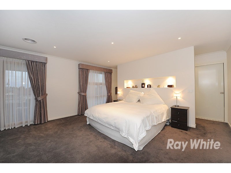 6 Misty Close, Berwick VIC 3806