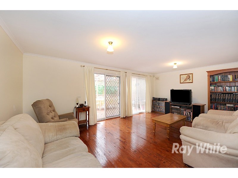 6 Dion Crt, Narre Warren VIC 3805