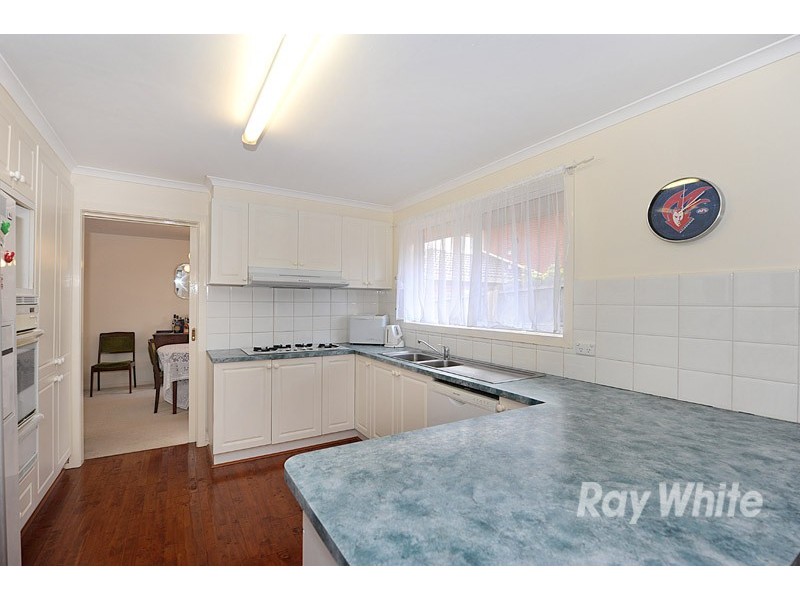 6 Dion Crt, Narre Warren VIC 3805