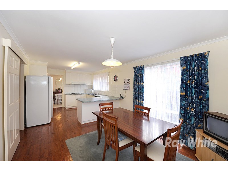 6 Dion Crt, Narre Warren VIC 3805