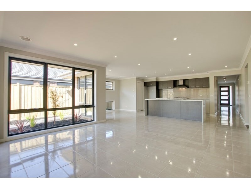 6 Majestic Drive, Officer VIC 3809