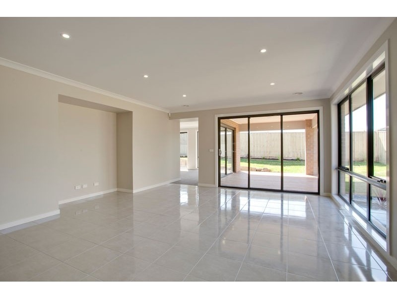 6 Majestic Drive, Officer VIC 3809