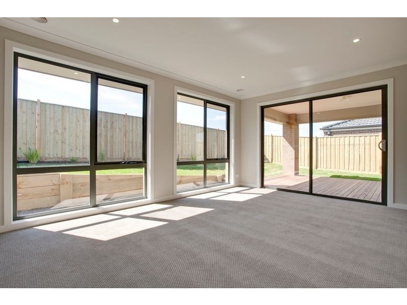 6 Majestic Drive, Officer VIC 3809