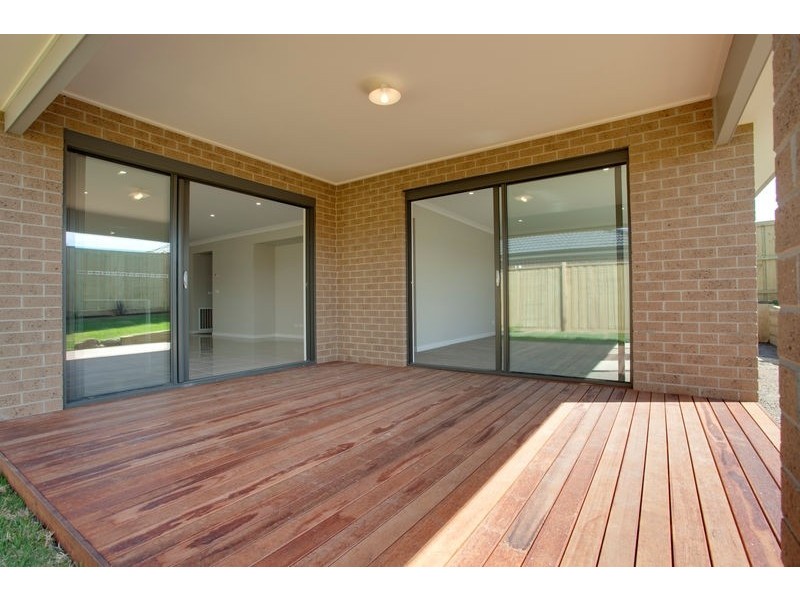 6 Majestic Drive, Officer VIC 3809