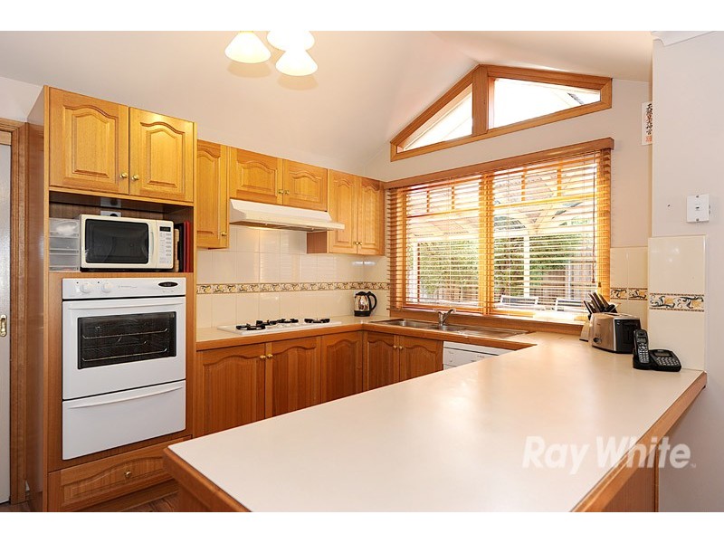 14 Jerilderie Drive, Berwick VIC 3806