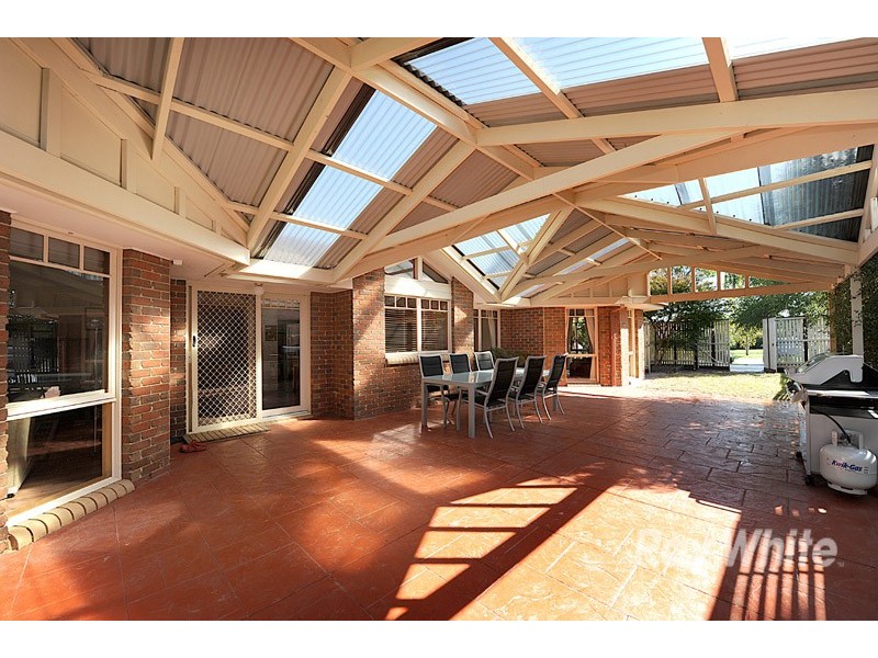 14 Jerilderie Drive, Berwick VIC 3806