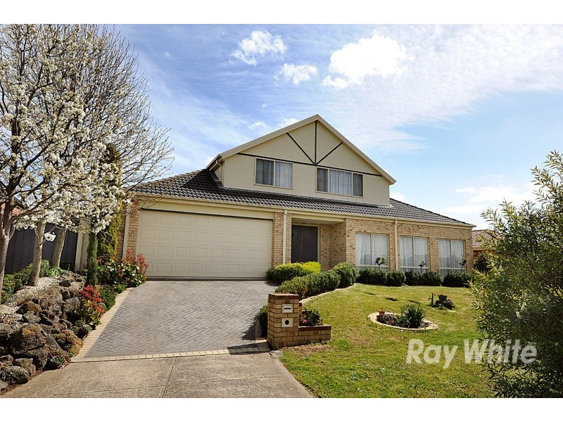 8 Bundoora Court, Narre Warren South VIC 3805