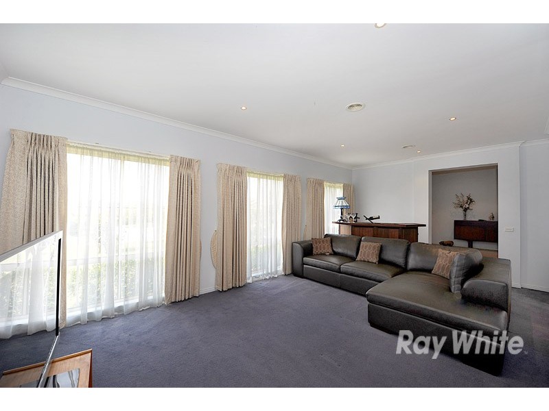 8 Bundoora Court, Narre Warren South VIC 3805