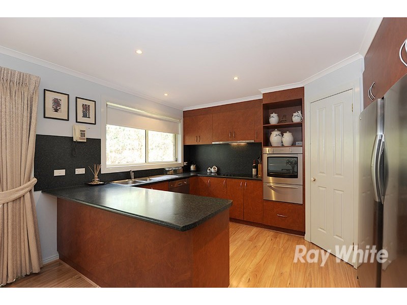 8 Bundoora Court, Narre Warren South VIC 3805