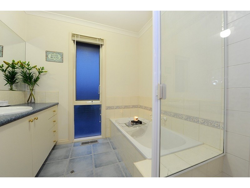 10 Logan Place, Berwick VIC 3806