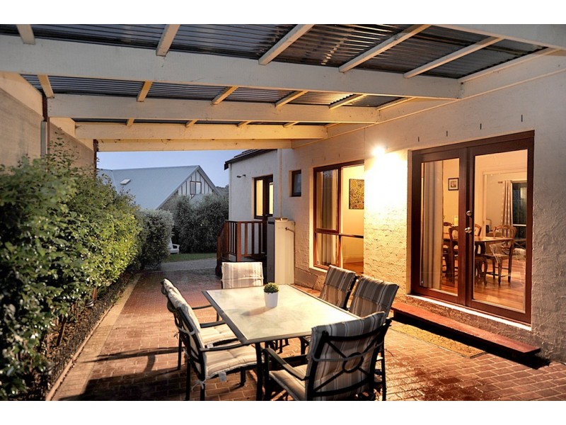 10 Logan Place, Berwick VIC 3806