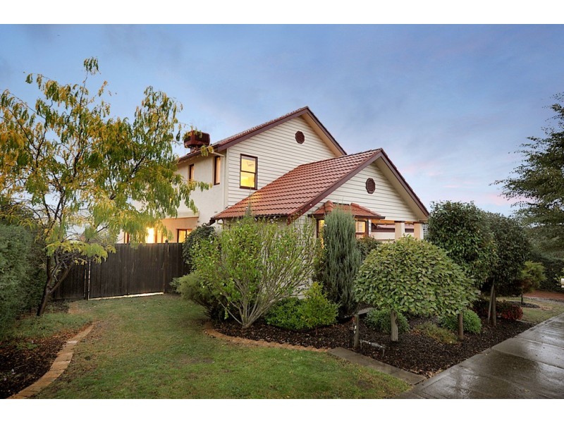 10 Logan Place, Berwick VIC 3806