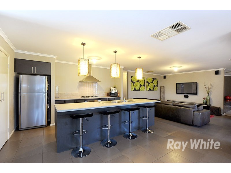 44 Hillgrove Crescent, Berwick VIC 3806