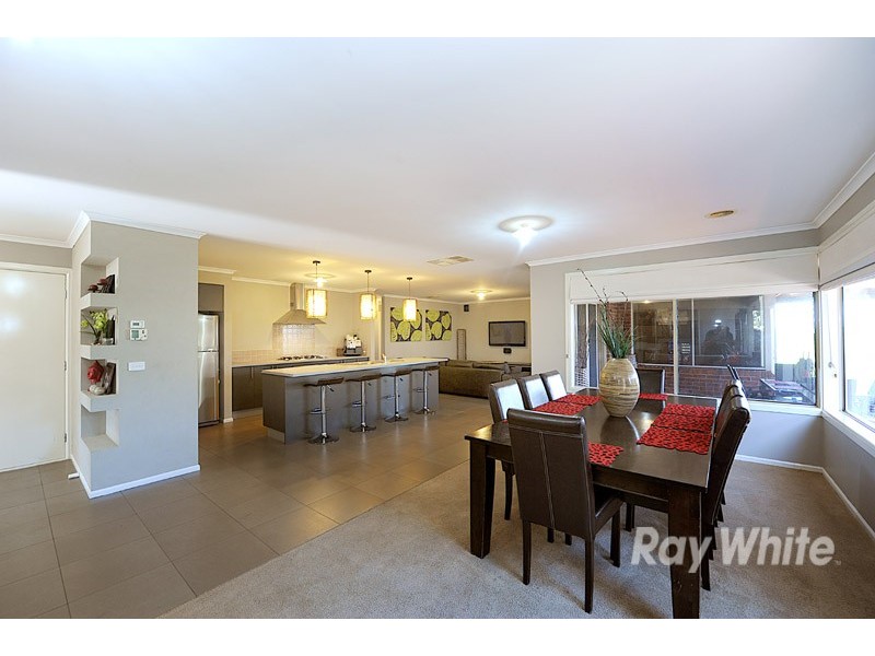 44 Hillgrove Crescent, Berwick VIC 3806