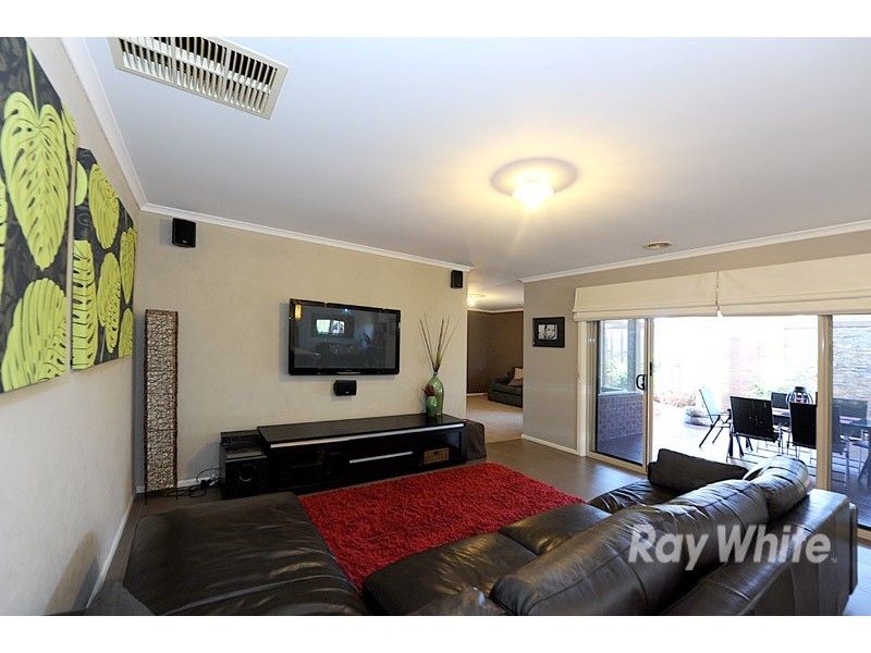 44 Hillgrove Crescent, Berwick VIC 3806