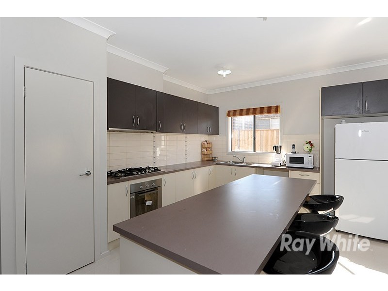 17 Olive Bank Crescent, Cranbourne North VIC 3977