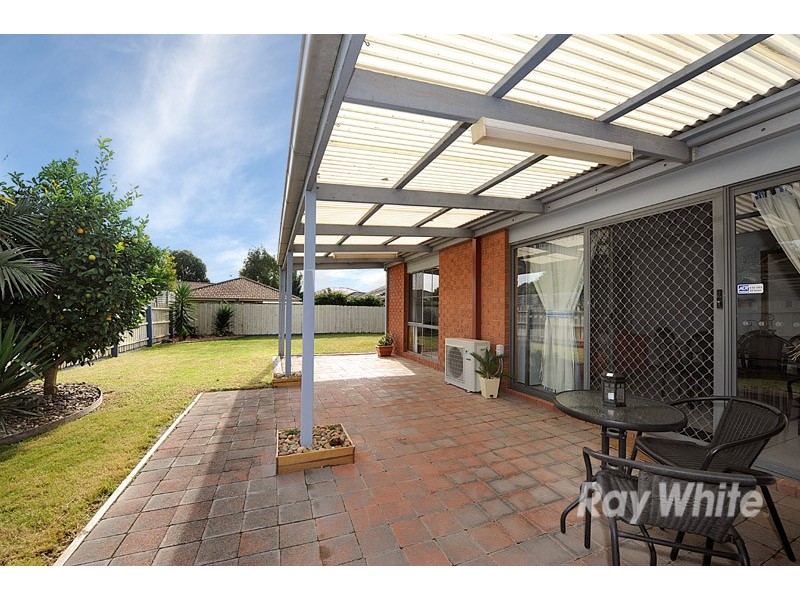 10 England Walk, Narre Warren South VIC 3805