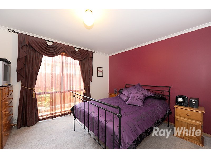 10 England Walk, Narre Warren South VIC 3805