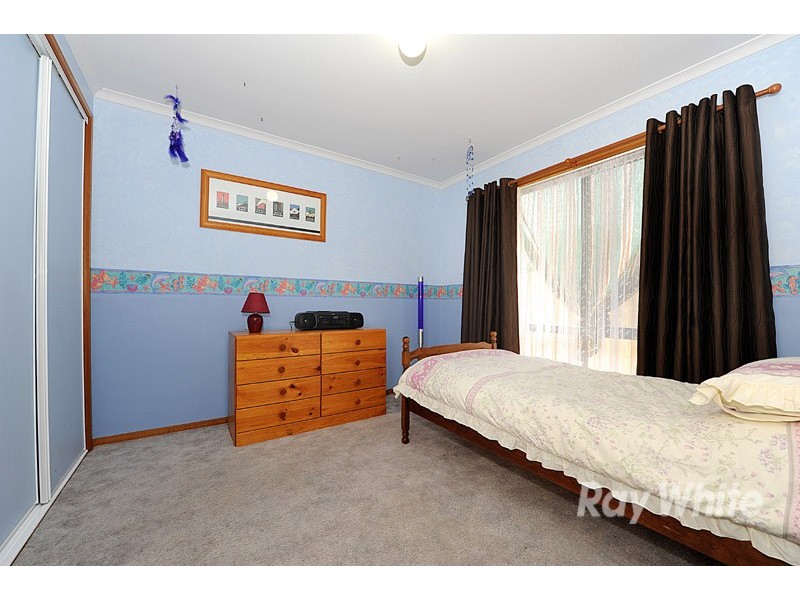 10 England Walk, Narre Warren South VIC 3805