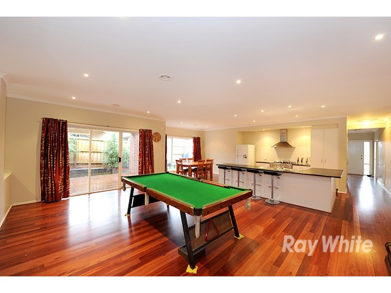 15 Grassland Crescent, Officer VIC 3809