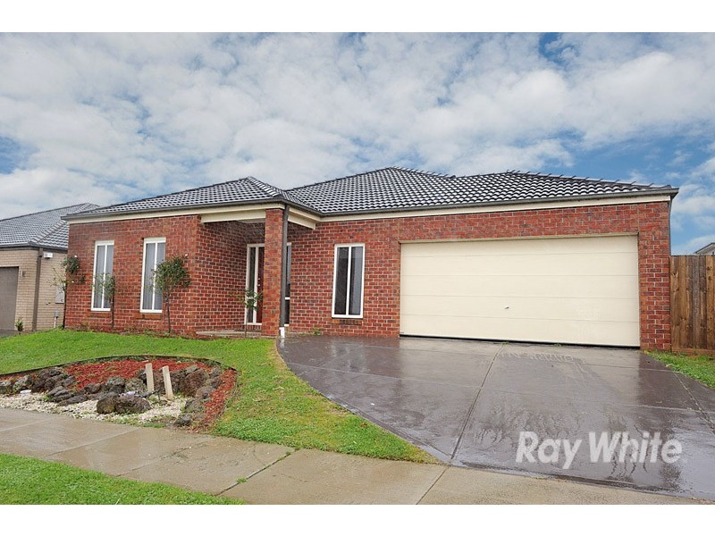 15 Grassland Crescent, Officer VIC 3809