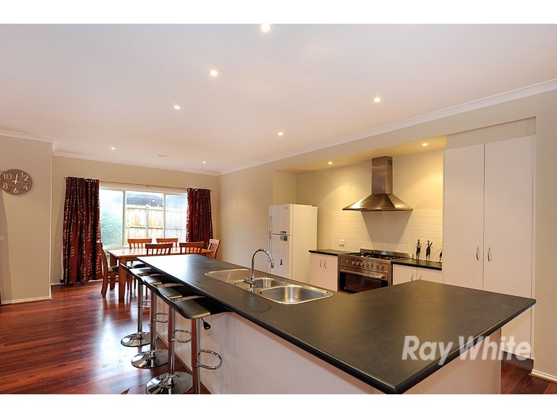 15 Grassland Crescent, Officer VIC 3809