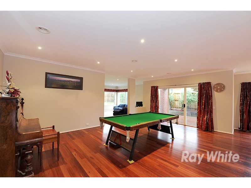 15 Grassland Crescent, Officer VIC 3809