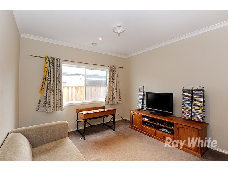 15 Grassland Crescent, Officer VIC 3809