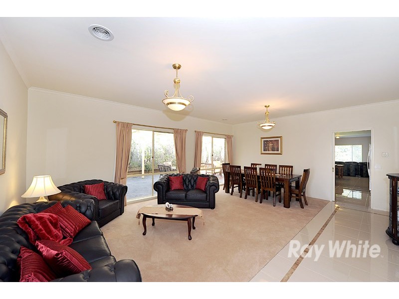 22 Ellesse Way, Berwick VIC 3806