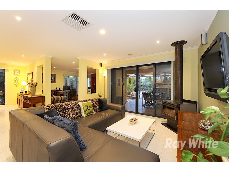 10 Liverpool Court, Narre Warren South VIC 3805
