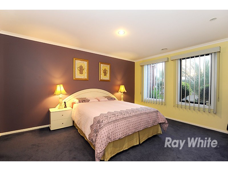 10 Liverpool Court, Narre Warren South VIC 3805