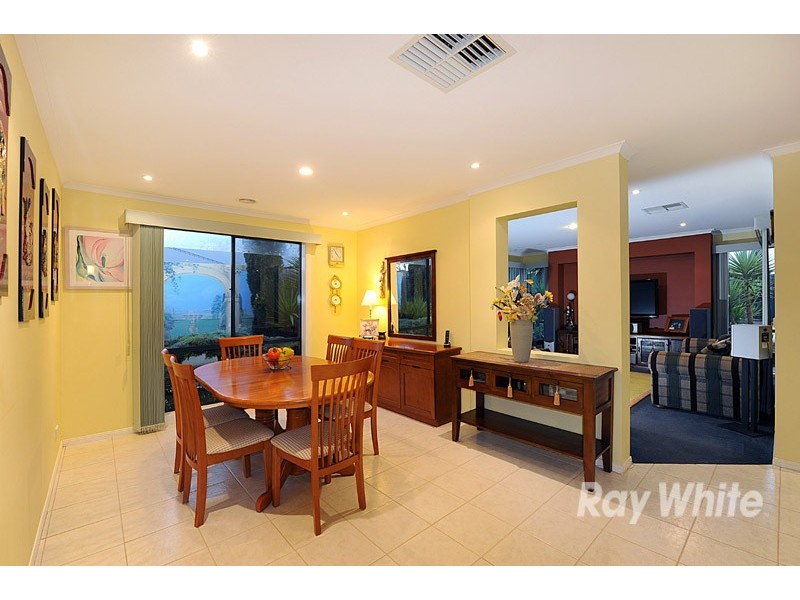 10 Liverpool Court, Narre Warren South VIC 3805