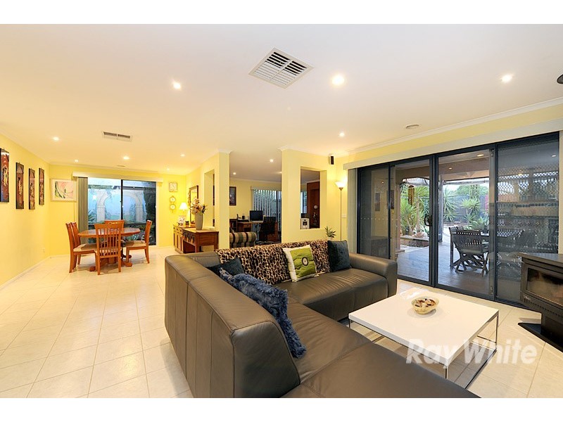 10 Liverpool Court, Narre Warren South VIC 3805