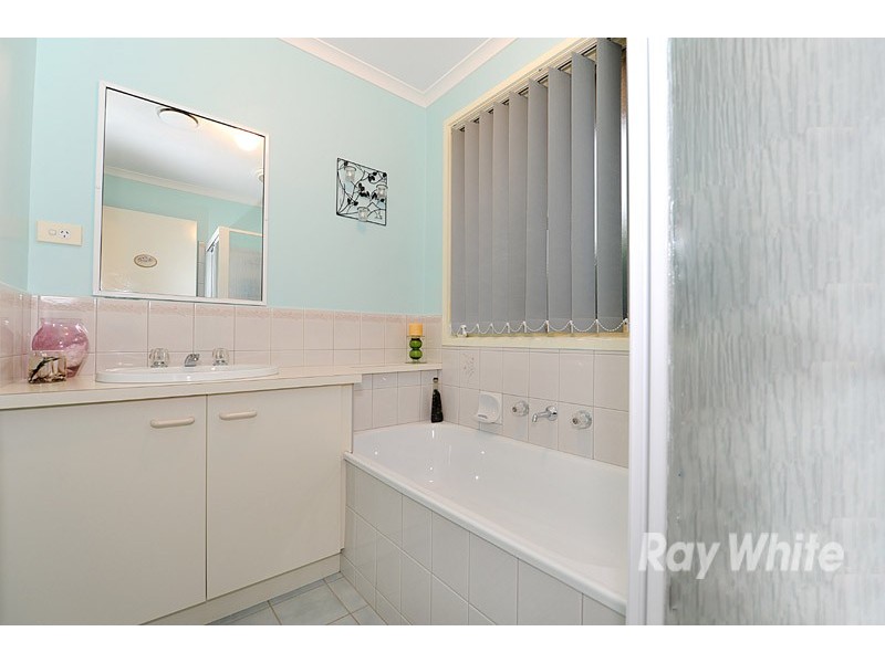 5 Lexcen Close, Berwick VIC 3806