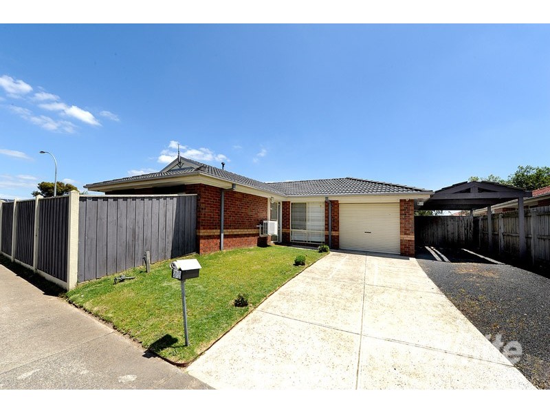 98 Amberly Park Drive, Narre Warren South VIC 3805