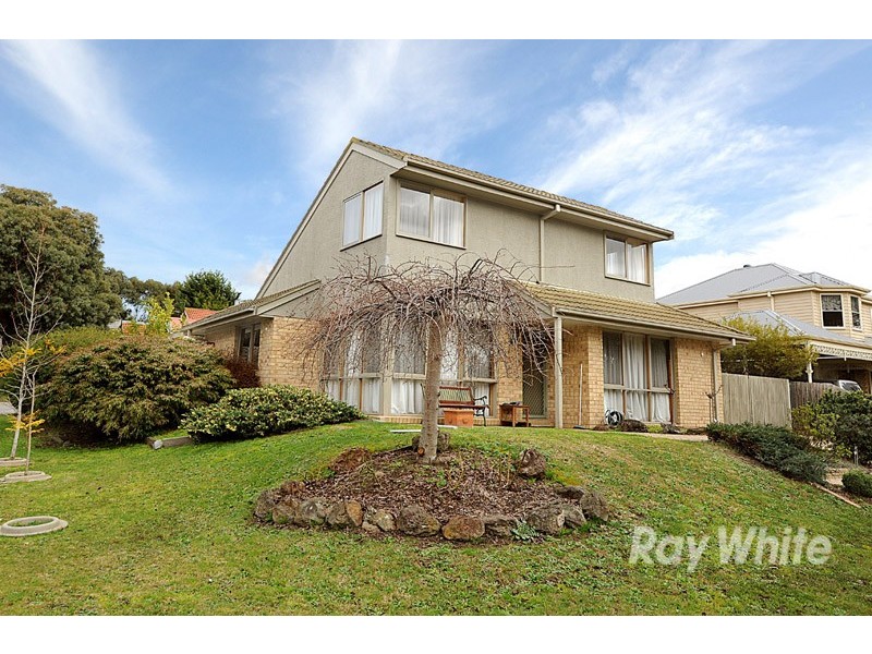 37 Valley View Crescent, Berwick VIC 3806
